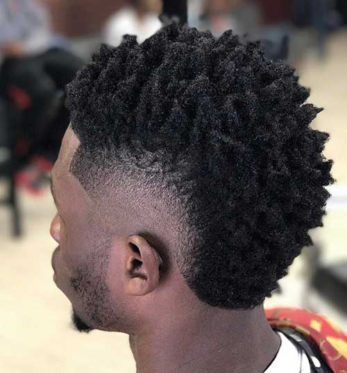 Cómo retorcer el cabello de los hombres negros