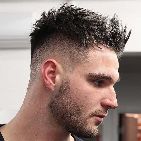 Cabello corto y desordenado con púas con fundido